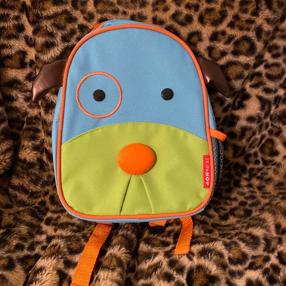 NWOT children’s hop skip zoo backpack